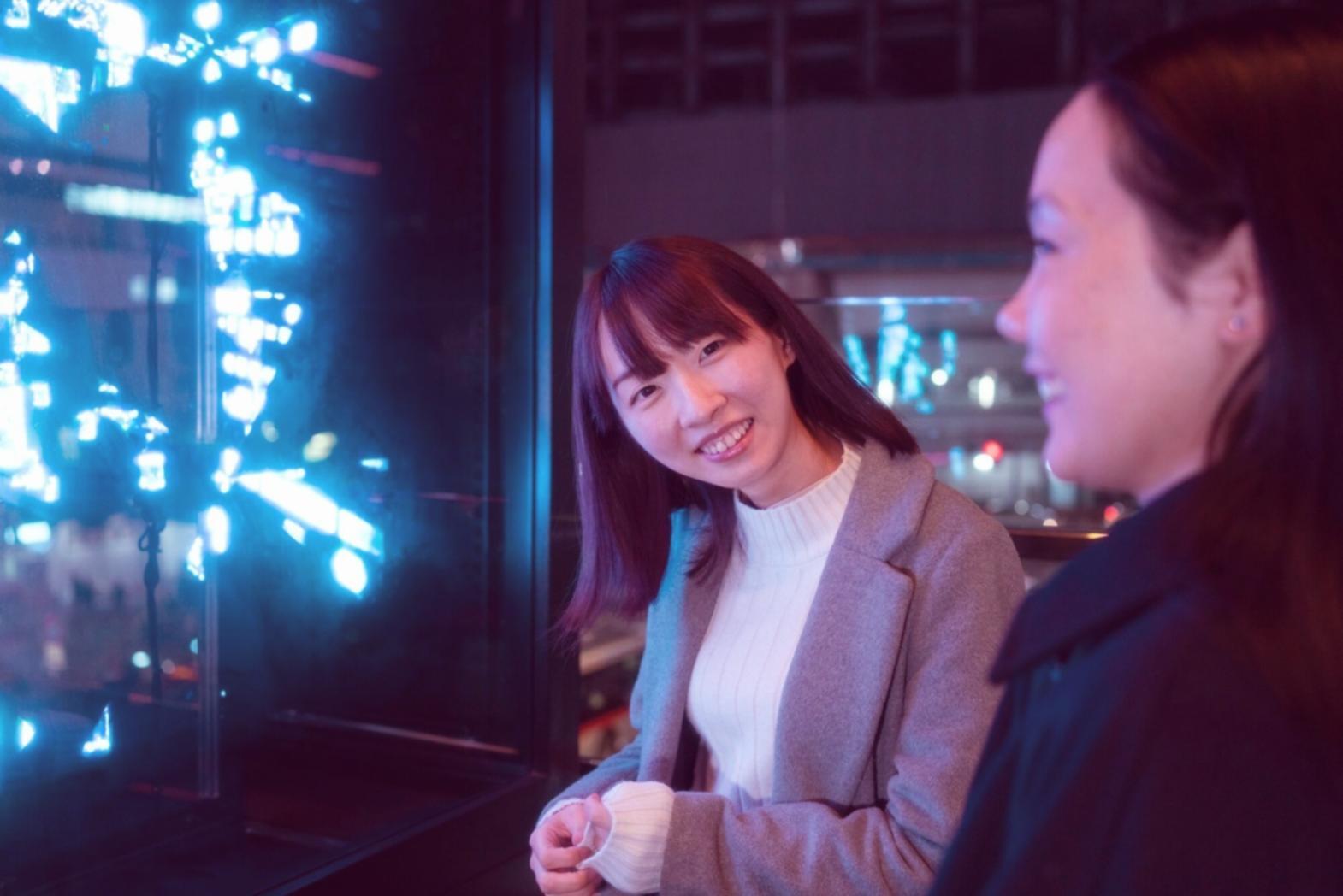 Equipo trabajando en configuración de seguridad cloud